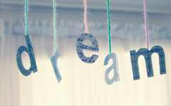 “勇敢”堅(jiān)定夢(mèng)想，不忘初心繼續(xù)前行——12月演講主題1